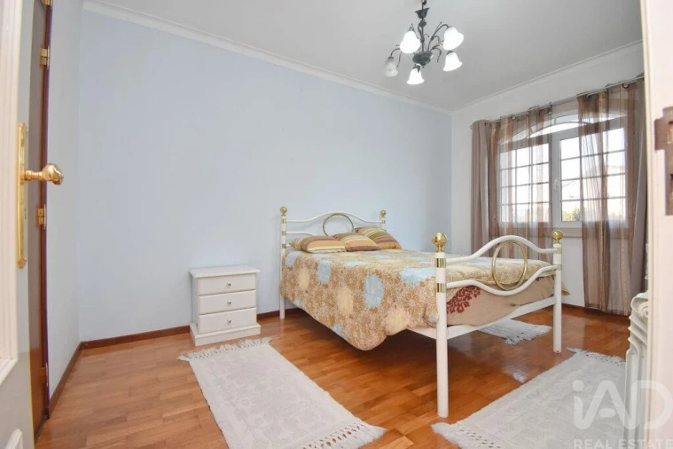 Moradia T5 para Venda em Lamas Foto 15