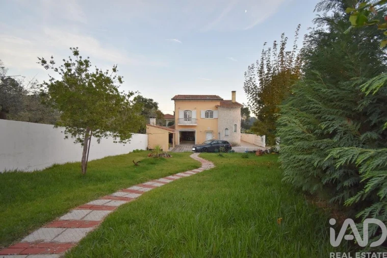 Moradia T5 para Venda em Lamas Foto 28