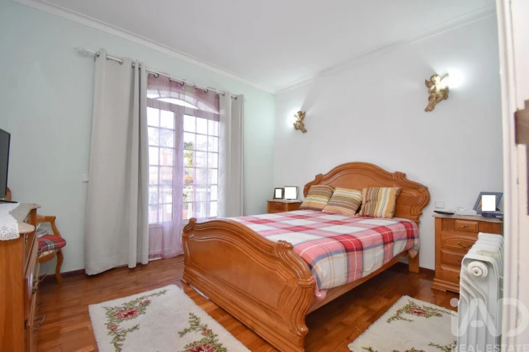 Moradia T5 para Venda em Lamas Foto 11