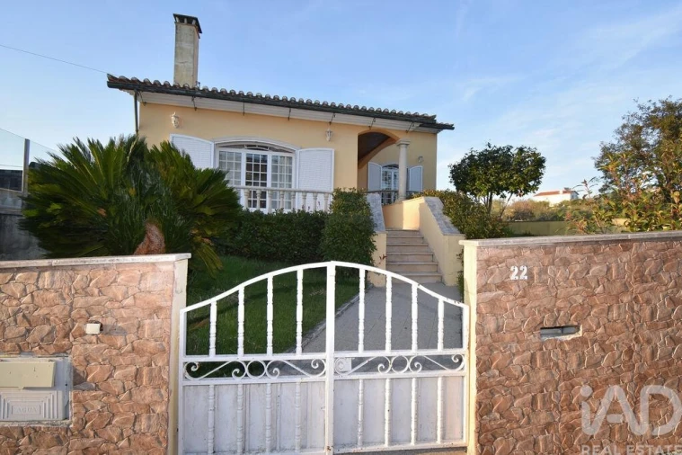 Moradia T5 para Venda em Lamas Foto 3