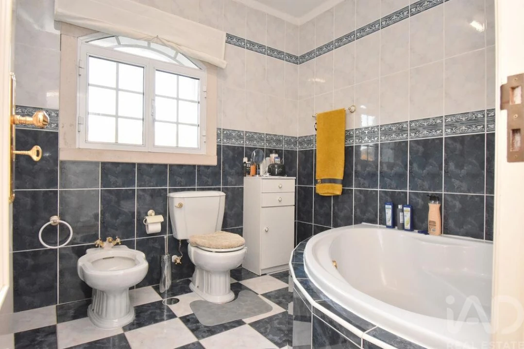 Moradia T5 para Venda em Lamas Foto 13