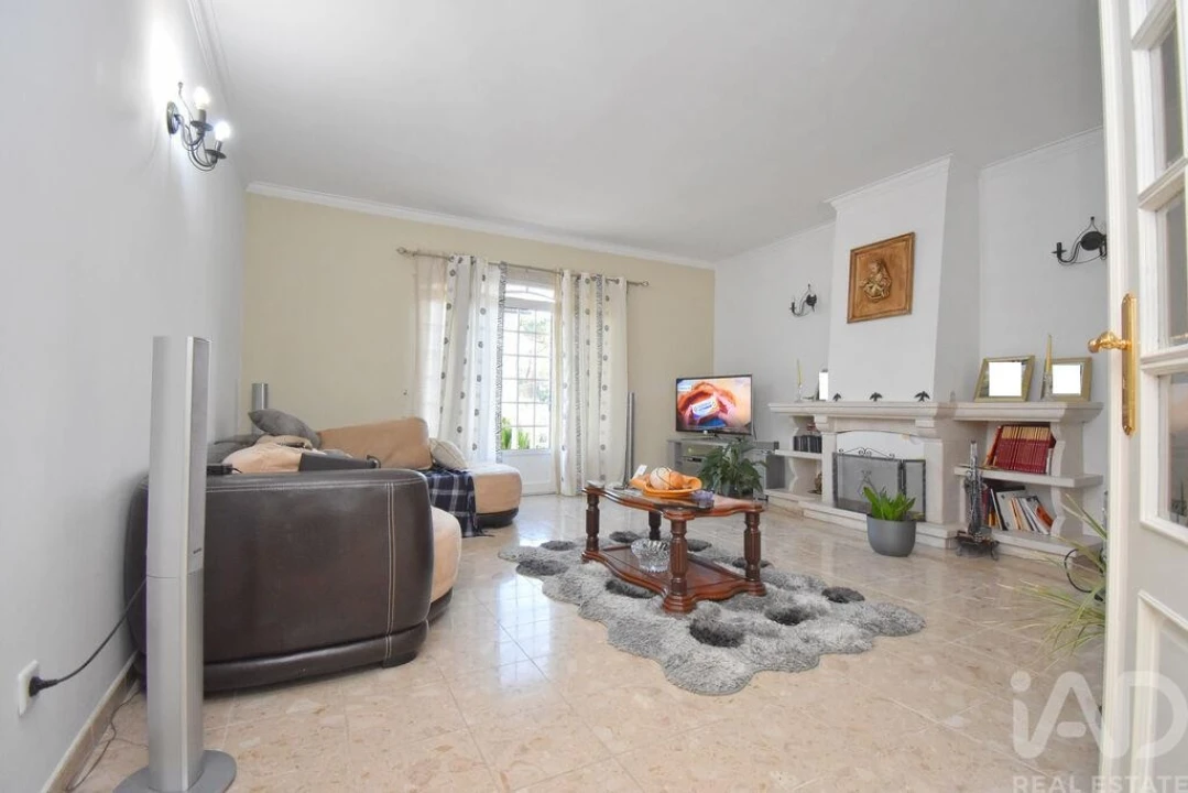 Moradia T5 para Venda em Lamas Foto 6