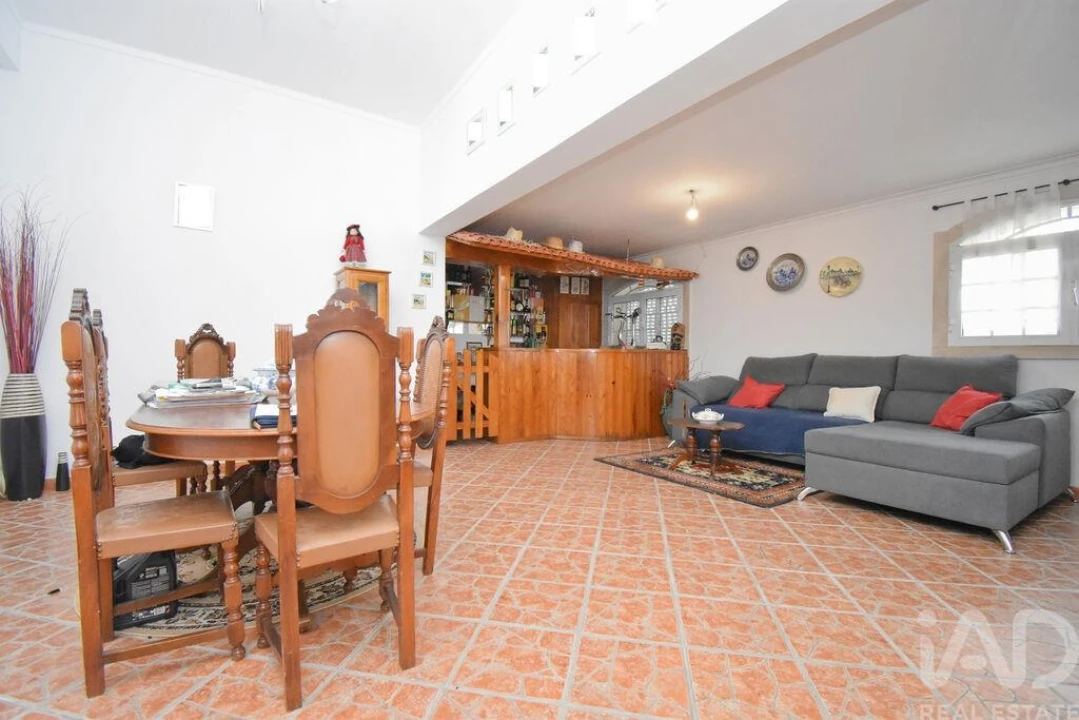 Moradia T5 para Venda em Lamas Foto 21