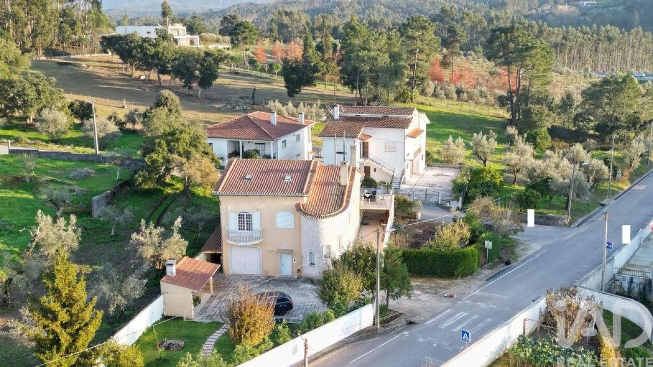 Moradia T5 para Venda em Lamas Foto 1