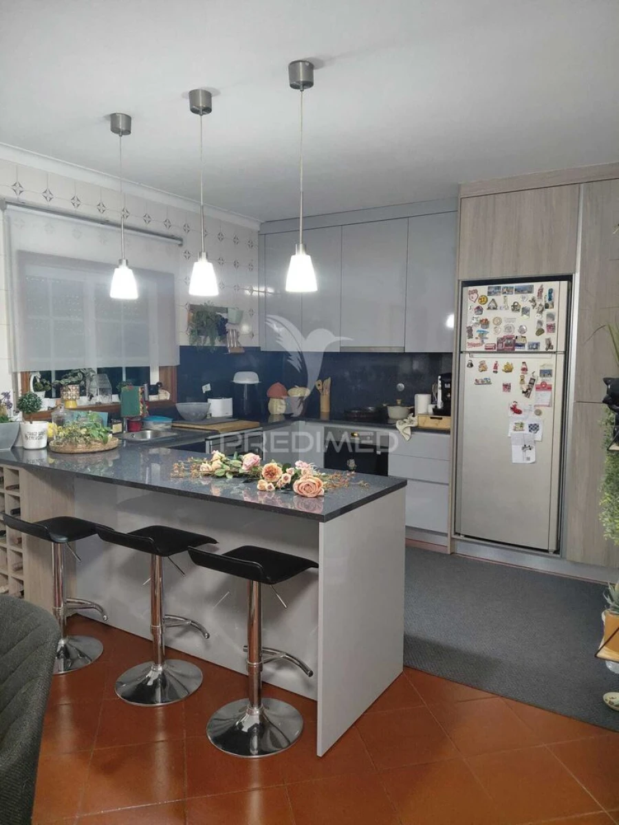 Moradia T3 para Venda em Idães Foto 3