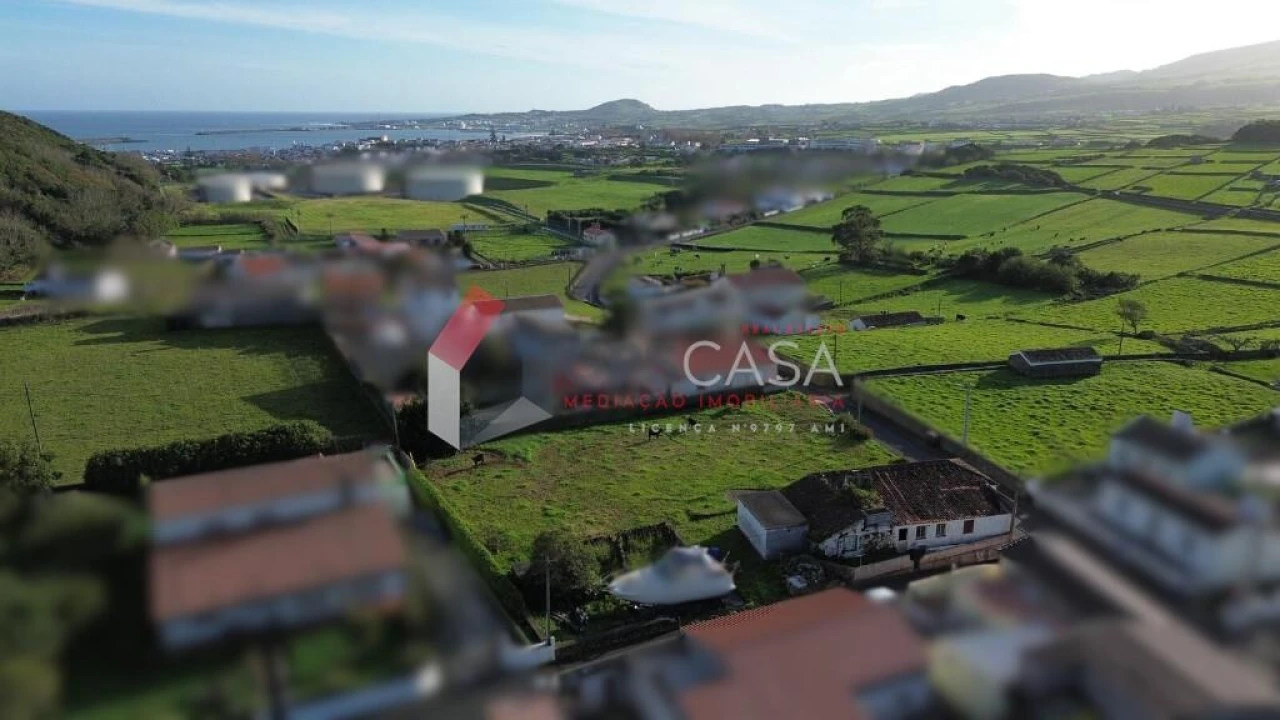 Moradia T2 para Venda em Praia da Vitoria (Santa Cruz) Foto 2