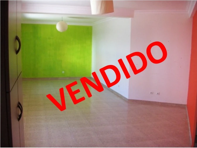 Apartamento T1 para Venda em Romeira e Várzea
