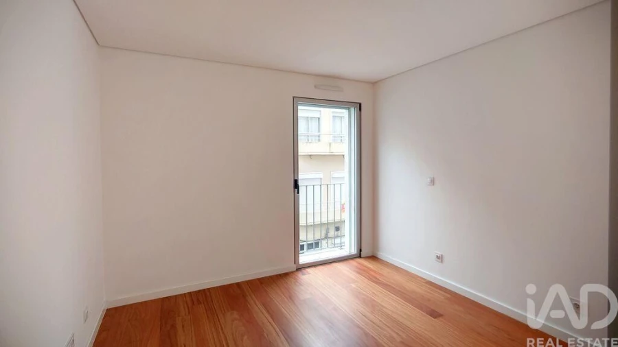 Apartamento T2 para Arrendamento em Santo António Foto 15