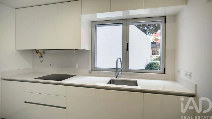 Apartamento T2 para Arrendamento em Santo António Foto 4