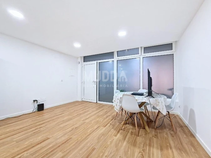 Apartamento T3 para Venda em Sé, Santa Maria e Meixedo Foto 3
