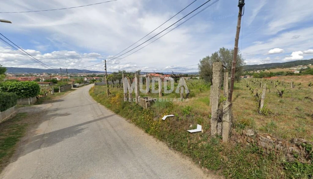 Terreno para Venda em Vilar de Nantes Foto 2