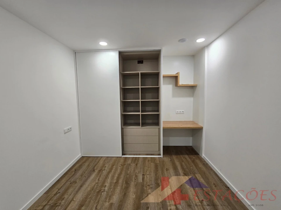 Apartamento T1 para Venda em Pombal Foto 8