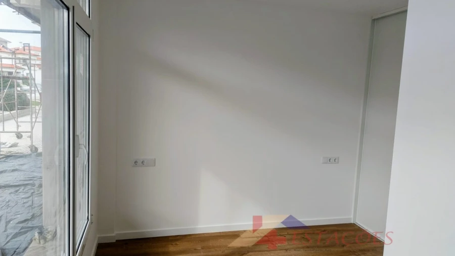 Apartamento T1 para Venda em Pombal Foto 9