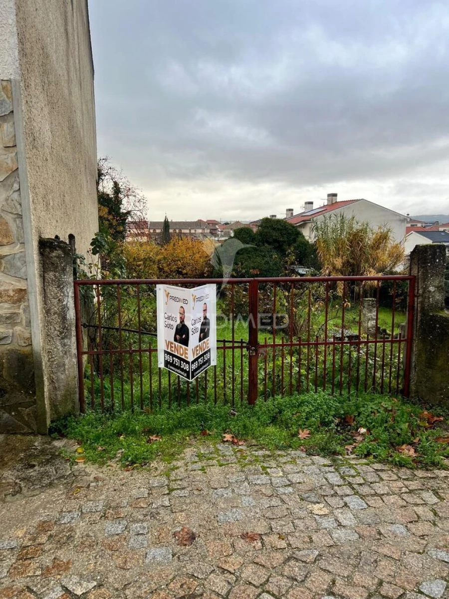 Moradia T1 para Venda em Torre de D. Chama Foto 1