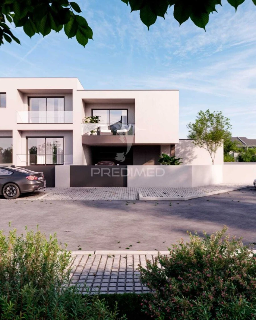 Moradia T3 para Venda em Soutelo Foto 1