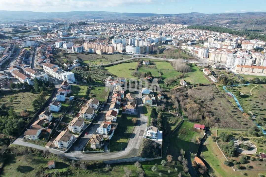 Terreno para Venda em Sé, Santa Maria e Meixedo Foto 5
