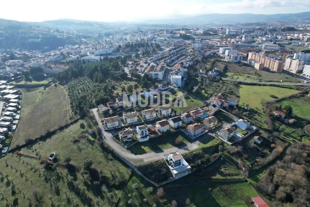 Terreno para Venda em Sé, Santa Maria e Meixedo Foto 3
