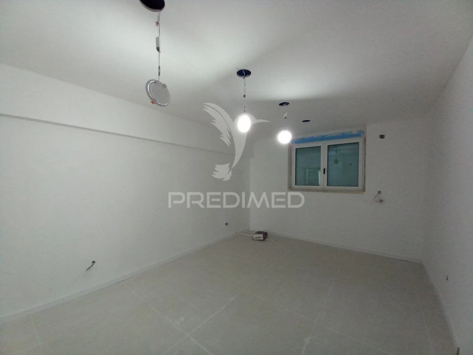 Apartamento T4 para Venda em Póvoa de Santa Iria e Forte da Casa Foto 8