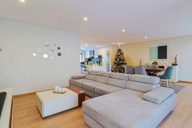 Moradia T4 para Venda em Carreira e Fonte Coberta Foto 6