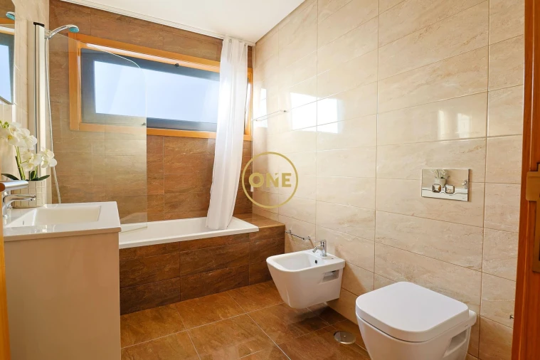 Moradia T4 para Venda em Carreira e Fonte Coberta Foto 18