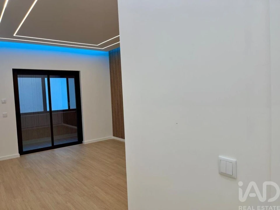 Apartamento T3 para Venda em Quarteira Foto 17