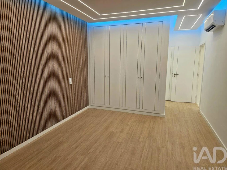 Apartamento T3 para Venda em Quarteira Foto 30