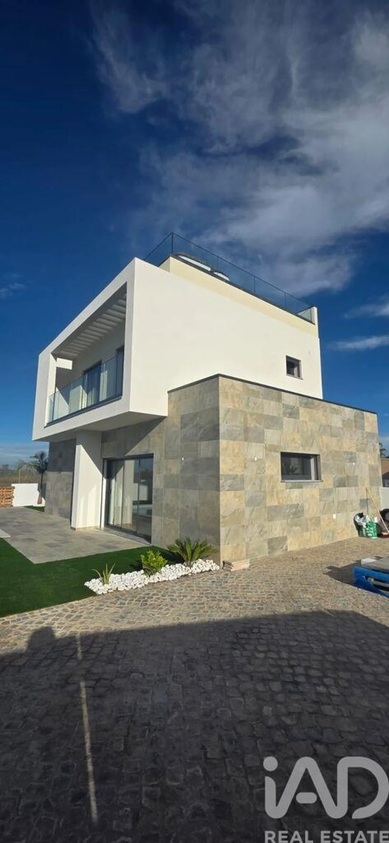 Moradia T3 para Venda em Armação de Pera Foto 2