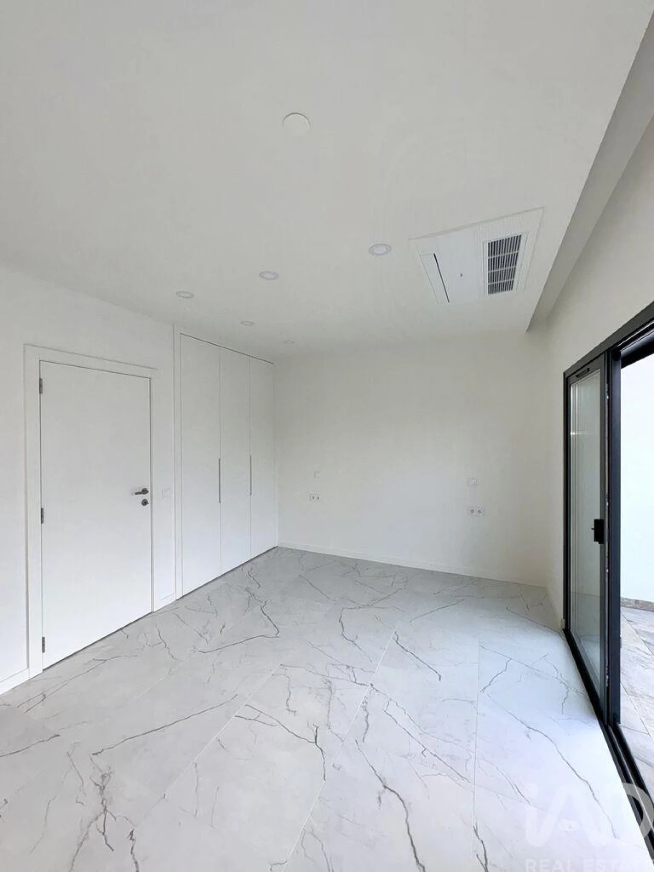 Moradia T3 para Venda em Armação de Pera Foto 12