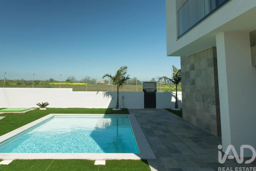 Moradia T3 para Venda em Armação de Pera Foto 5