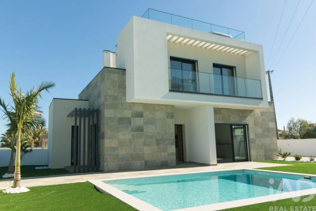 Moradia T3 para Venda em Armação de Pera Foto 2