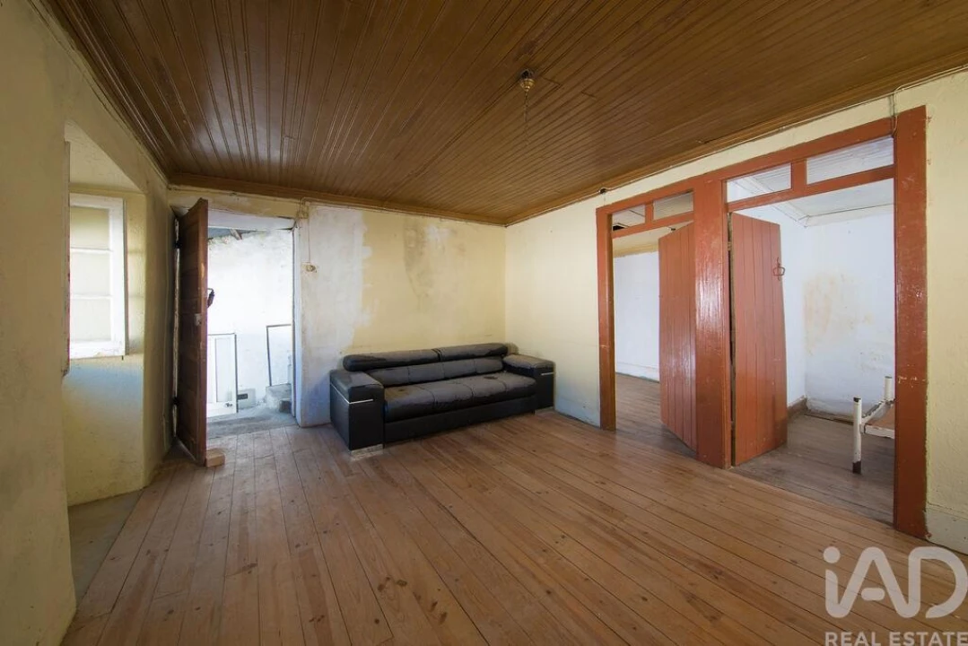 Moradia T2 para Venda em Lousã e Vilarinho Foto 1