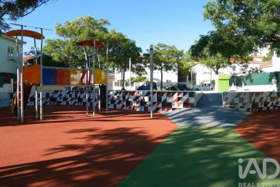 Moradia T4 para Venda em Campolide