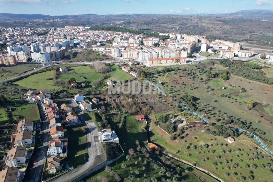 Terreno para Venda em Sé, Santa Maria e Meixedo Foto 4