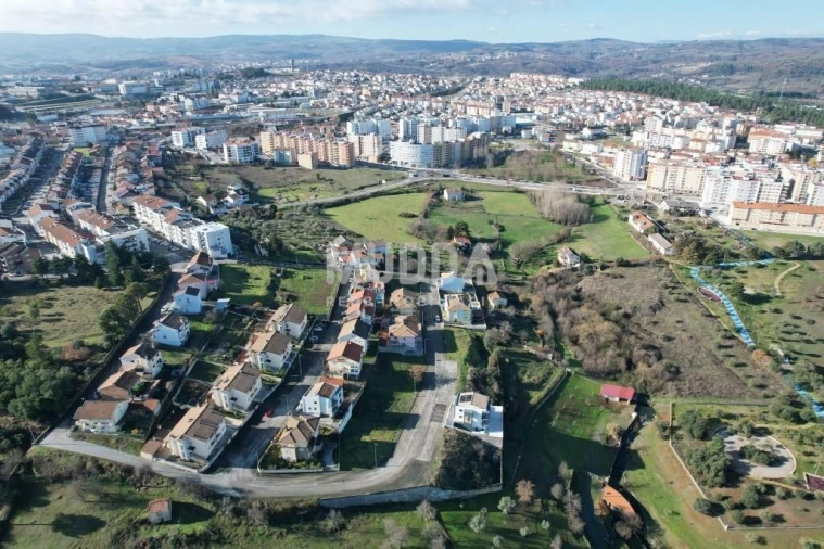 Terreno para Venda em Sé, Santa Maria e Meixedo Foto 7