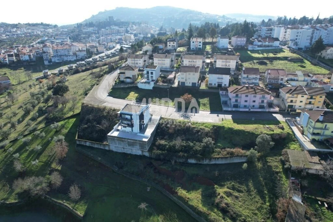 Terreno para Venda em Sé, Santa Maria e Meixedo Foto 6