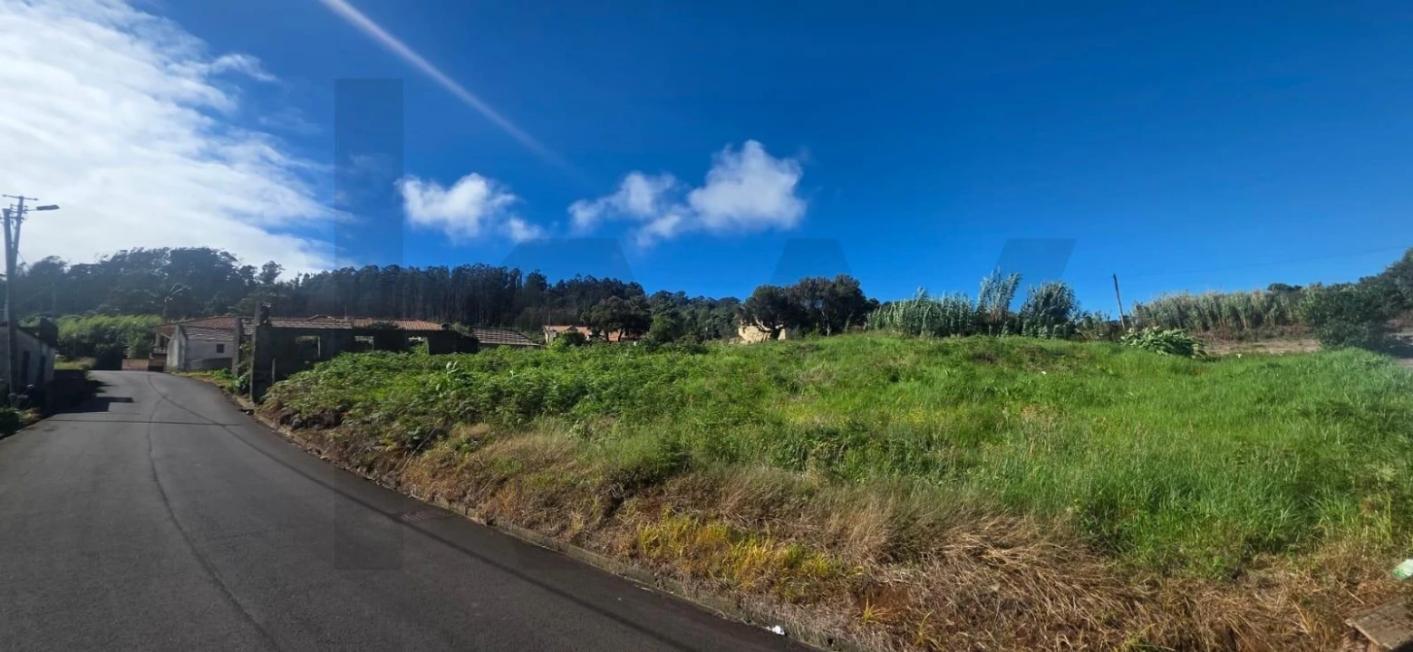 Moradia T2 para Venda em Achadas da Cruz Foto 3