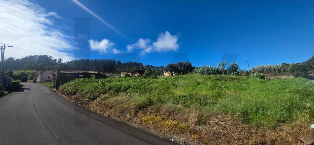 Moradia T2 para Venda em Achadas da Cruz Foto 3