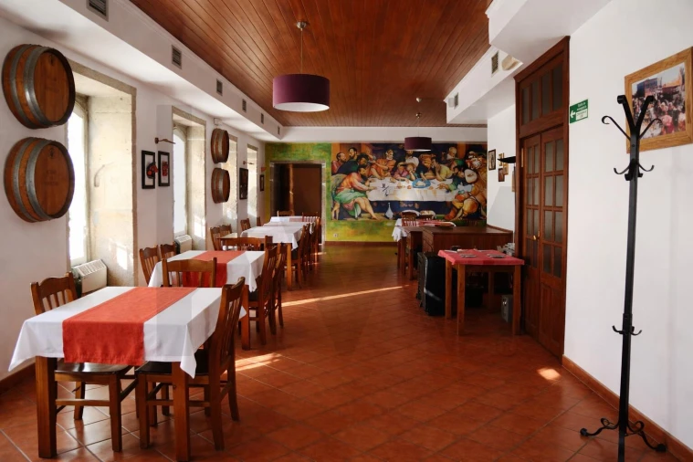 Moradia T9 para Venda em Bemposta Foto 8