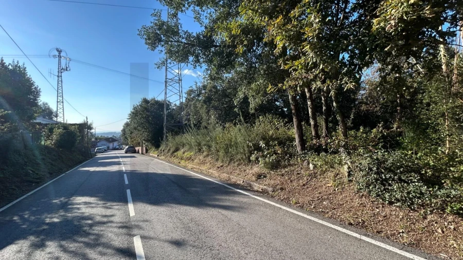 Terreno para Venda em Escapães Foto 1