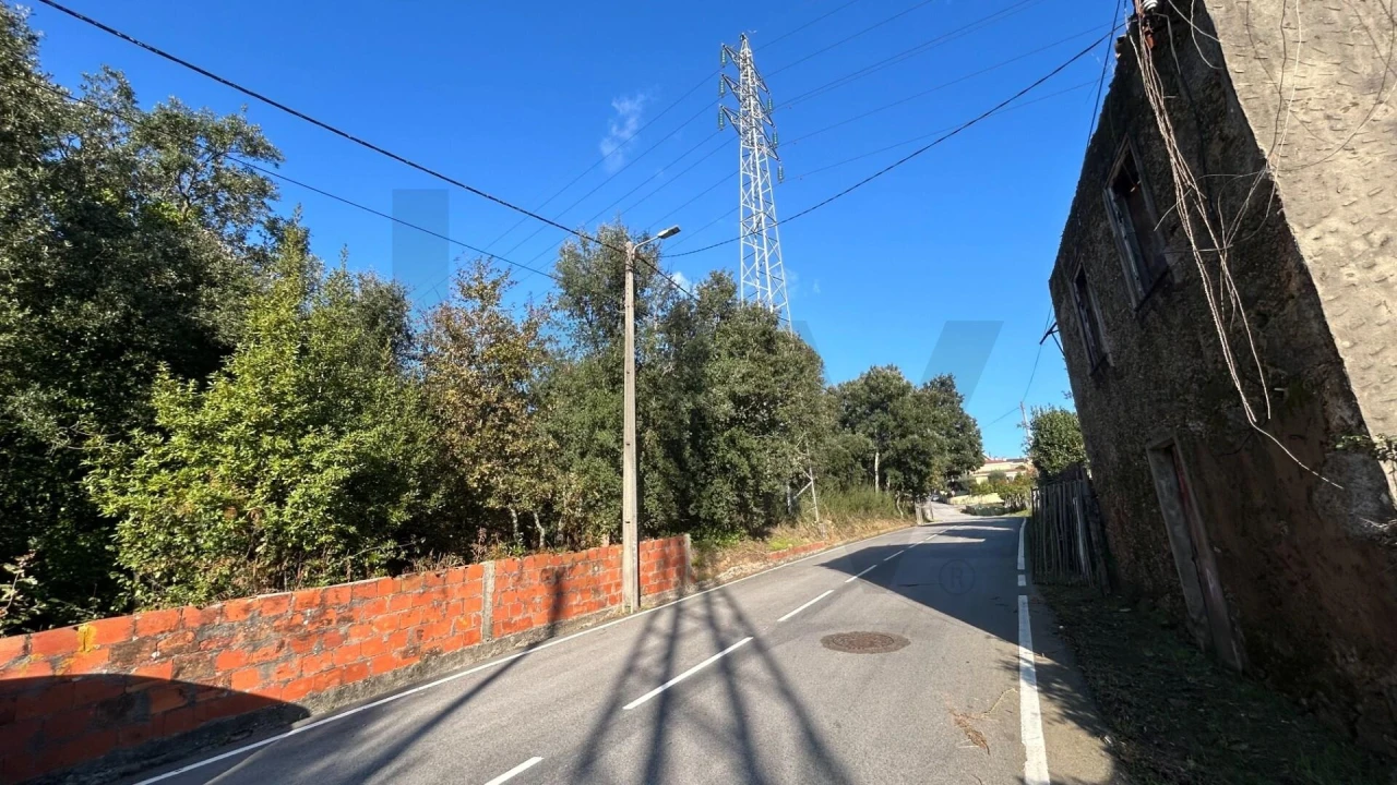 Terreno para Venda em Escapães Foto 4