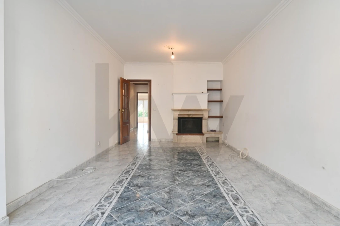 Apartamento T2 para Venda em Azueira e Sobral da Abelheira Foto 7