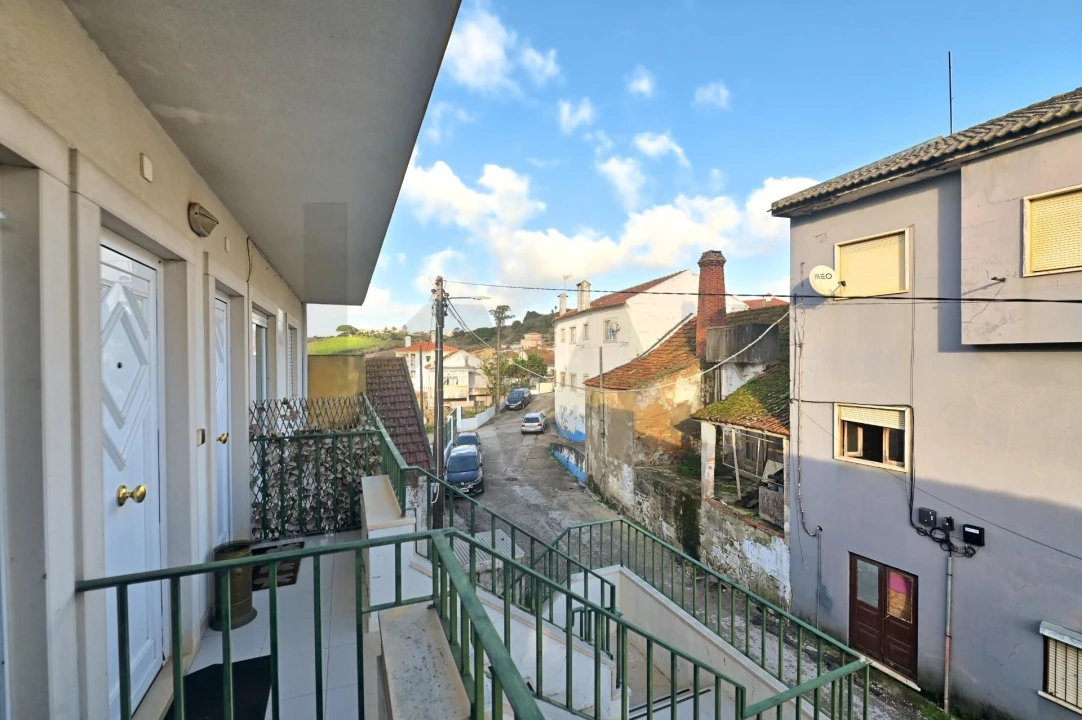 Apartamento T2 para Venda em Azueira e Sobral da Abelheira Foto 13