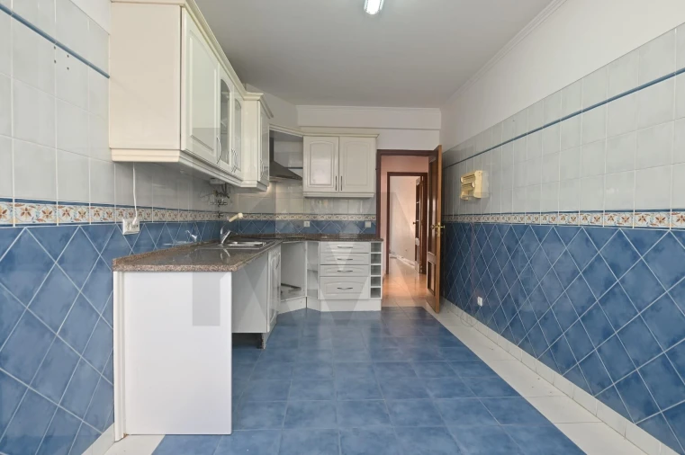 Apartamento T2 para Venda em Azueira e Sobral da Abelheira Foto 18