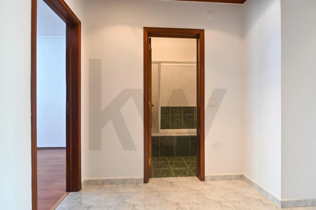 Apartamento T2 para Venda em Azueira e Sobral da Abelheira Foto 14