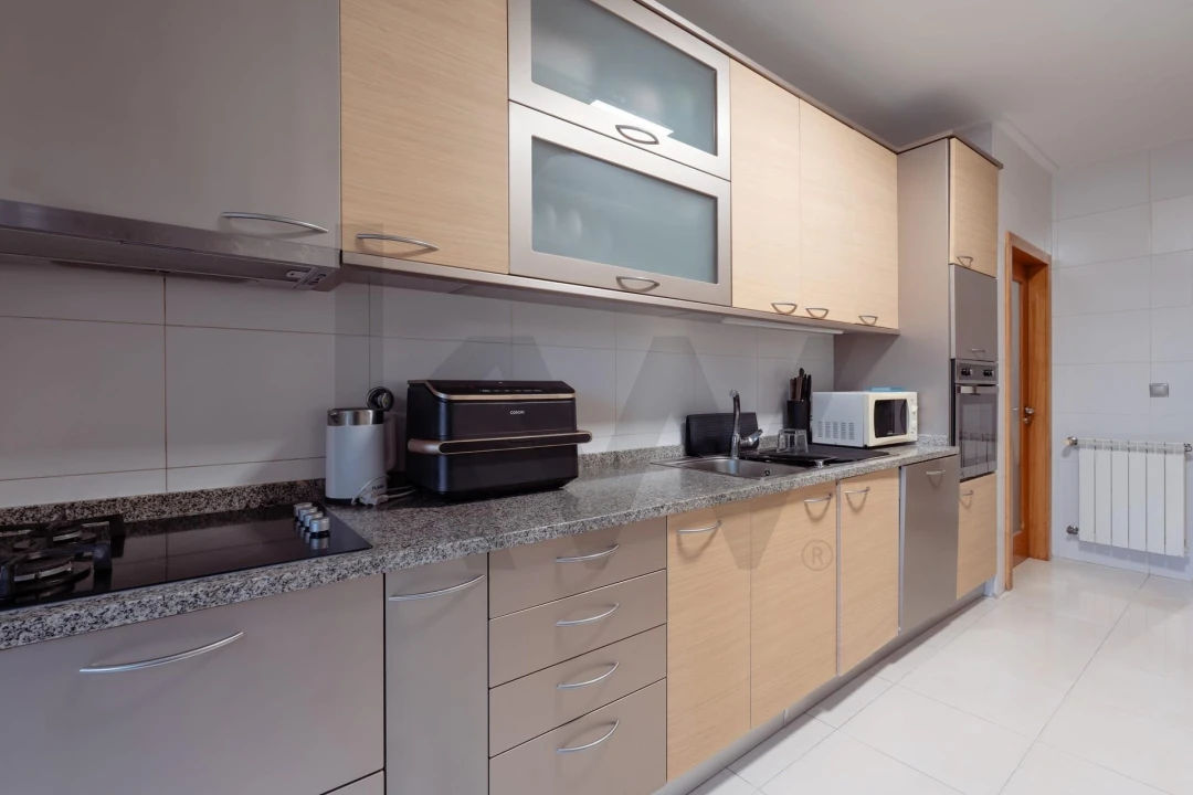 Apartamento T4 para Venda em Santa Maria da Feira, Travanca, Sanfins e Espargo Foto 3