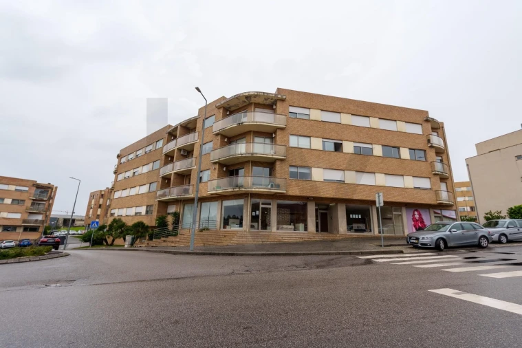 Apartamento T4 para Venda em Santa Maria da Feira, Travanca, Sanfins e Espargo Foto 12