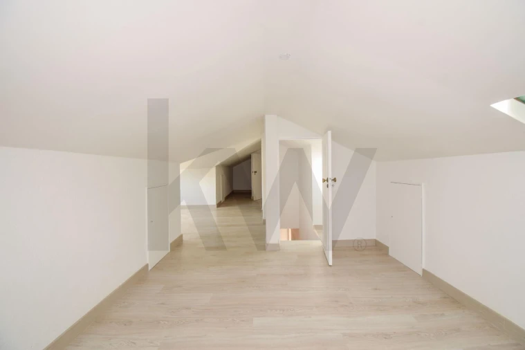 Moradia T6 para Venda em São Domingos de Rana Foto 55