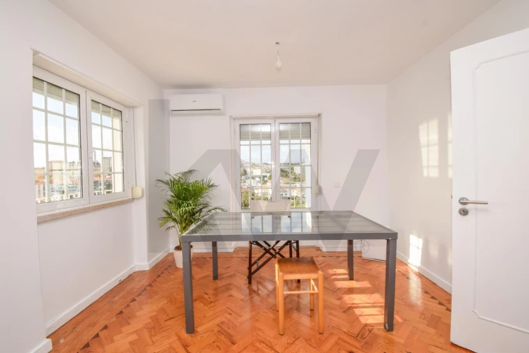 Moradia T6 para Venda em São Domingos de Rana Foto 27