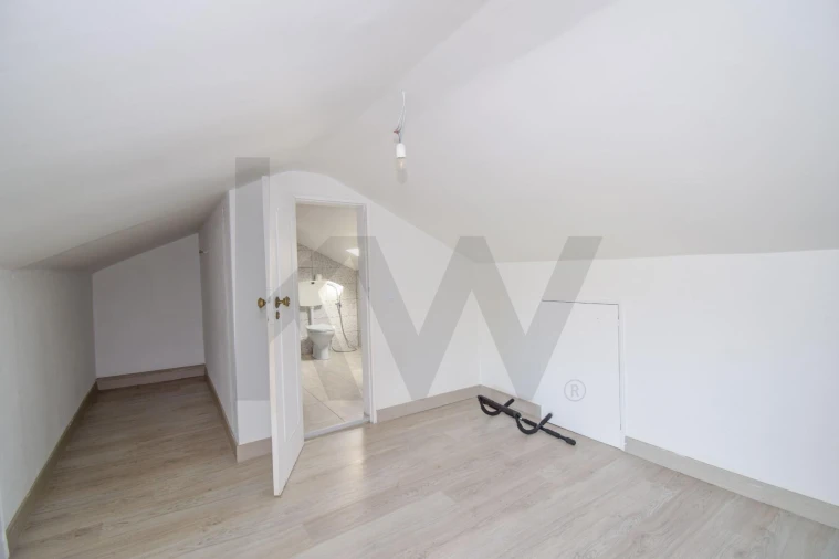 Moradia T6 para Venda em São Domingos de Rana Foto 57