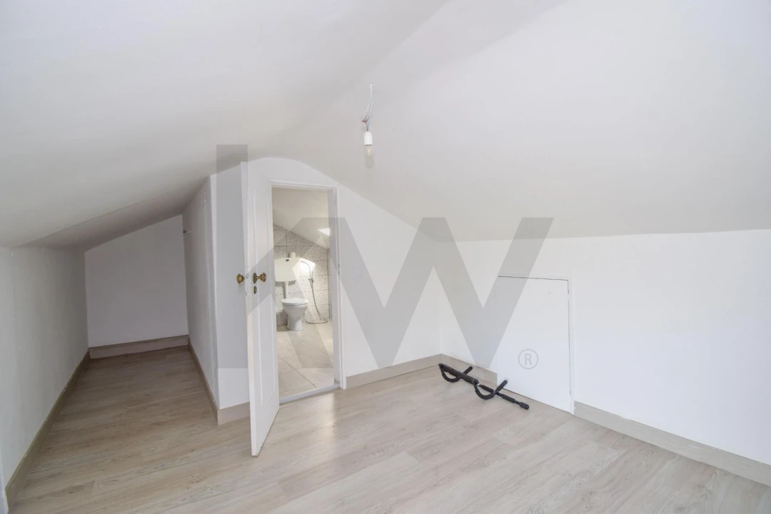 Moradia T6 para Venda em São Domingos de Rana Foto 57